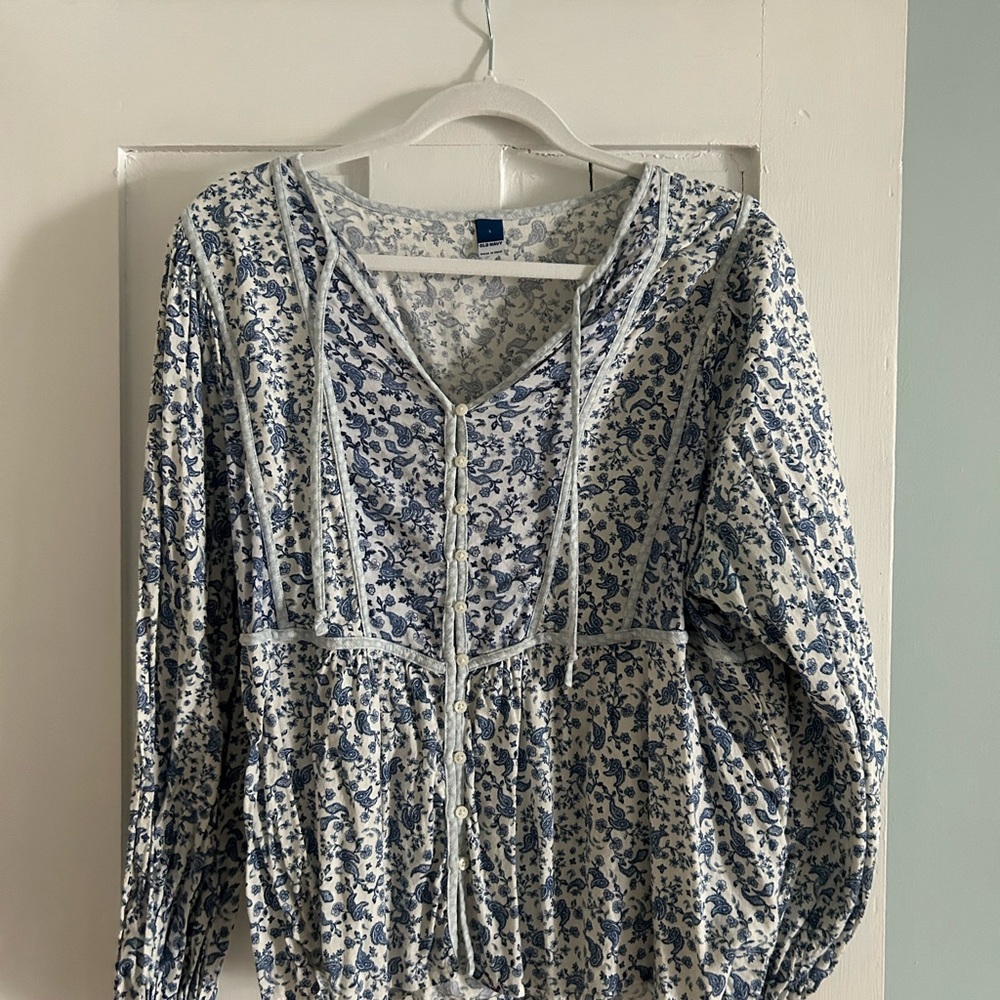 Old Navy White and Blue Smocked Tie Front Blouse